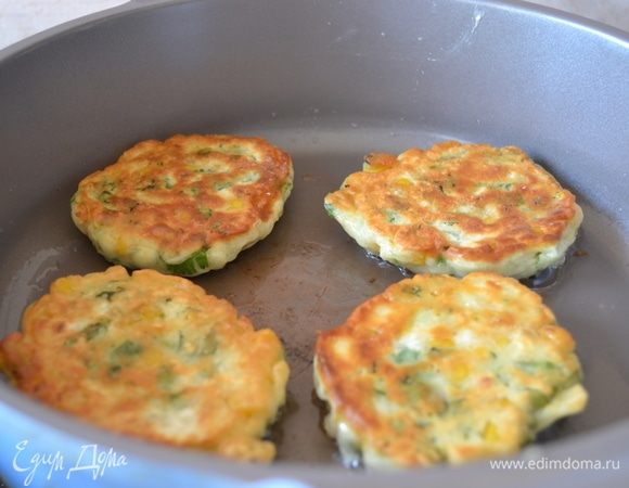 Жарим на среднем огне до золотистой корочки. Аромат потрясающий)