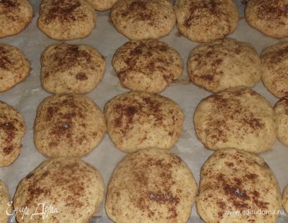 Поставить в разогретую духовку. Выпекать 12–15 минут при 200°C.