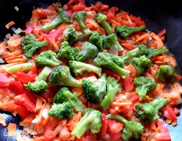 Брокколи прямо из заморозки, можно свежую.