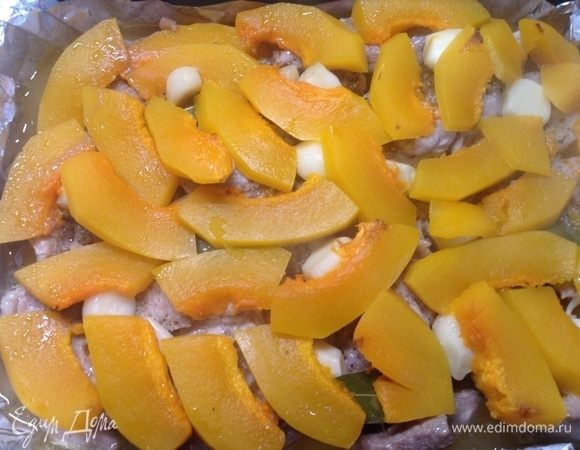 Тыква вот-вот станет прозрачной, соки на мясо все отдает.