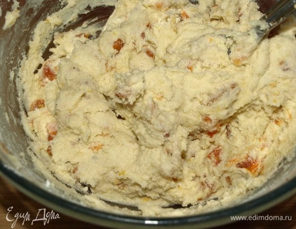 Замешиваем мягкое, однородное тесто.