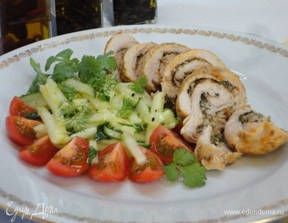 Остудить в фольге. Поскольку наступила весна, пора готовить грузинский салат с одноименным названием: https://www.edimdoma.ru/retsepty/79878-gruzinskiy-salat-gazaphuli-vesna. Можно еще сладенькие чери добавить.