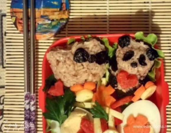 Вариант обеда, перекуса. Замечательно сочетается с овощами, яйцами и сыром. Приятного аппетита!