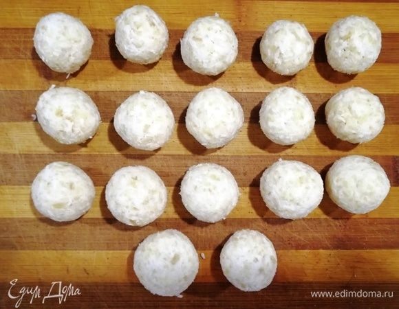 Осталось сформировать конфеты из полученной массы.