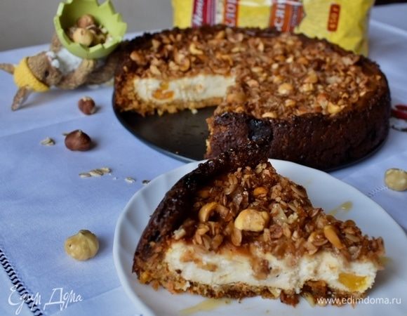 Кстати, можно и не ограничивать себя в одном кусочке, потому как вреда себе вы не принесете, а только пользу. А кому не хватит сладости в пироге, предлагаю полить струйкой жидкого меда или кленового сиропа. Заварить чашечку кофе и начать день вкусно, полезно и с хорошим настроем.