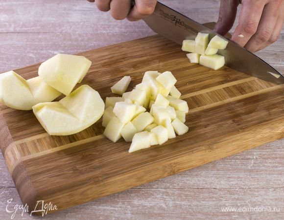 Нарежьте кубиком.