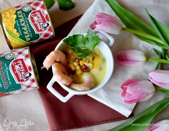 Вид сверху, но главное — вкус! Очень нежный, но в тоже время насыщенный. Кокосовое молоко в сочетании с пряными специями, нежными овощами и сладковатым мясом креветок — это очень вкусно. Присоединяйтесь и приятного аппетита!