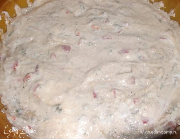 Сверху смазать сметаной.