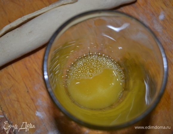 Выжимаем сок из 3 апельсинов и отставляем в сторону.