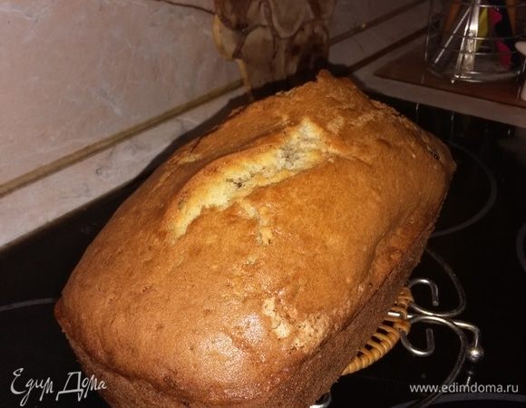 Кекс полностью остудить на решетке и украсить по своему желанию.