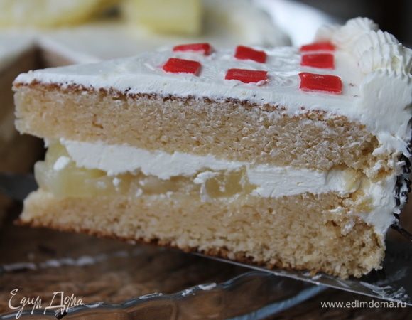 Торт готов, можно наслаждаться нежной структурой фасолевого бисквита и ананасовым желе. Для тех, кто хочет узнать о вкусе фасоли в торте, скажу однозначно, никто даже не догадается, из чего был приготовлен торт.