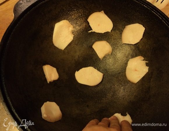 Лепим и приговариваем слова заветные и добрые.