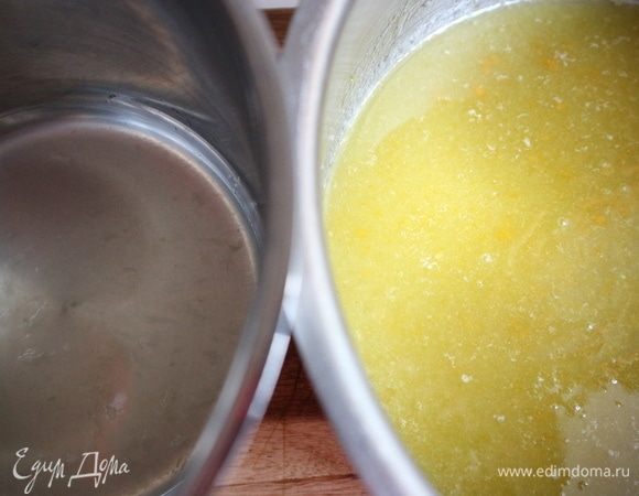 Добавить 35 г теплого лимонного сока.