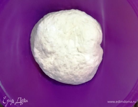 Оставляем тесто в теплом месте на 30 минут. Оно увеличится вдвое.