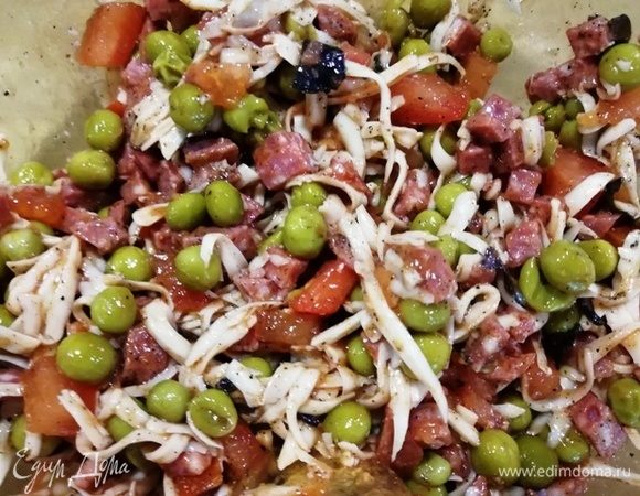 Перемешиваем яркую, сочную, весеннюю начинку.