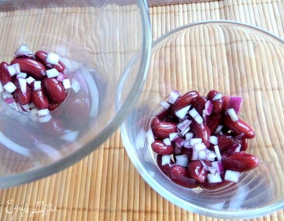 Чуть красного лука.