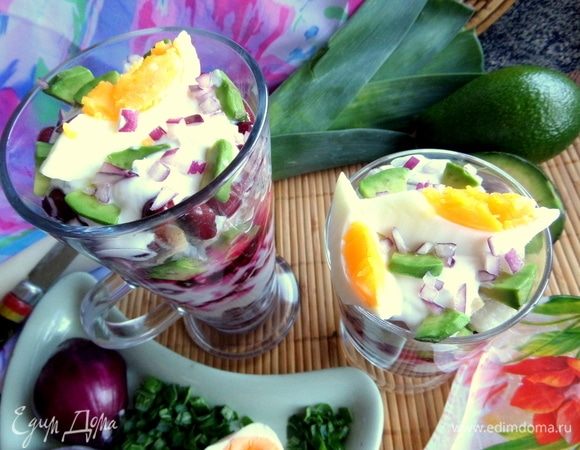 Мне было удобно кушать вилочкой для десертов.