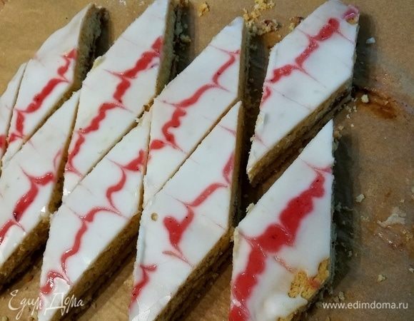 Нарезать на порционные пирожные.