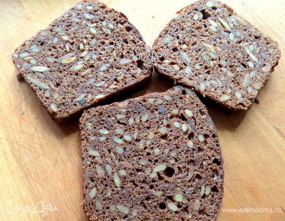 Хлеб мой наполнен семечками подсолнечника и тыквы, очень ароматный. Люблю его.