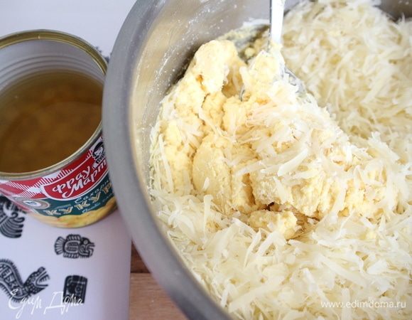 Добавить к тесту сыр.