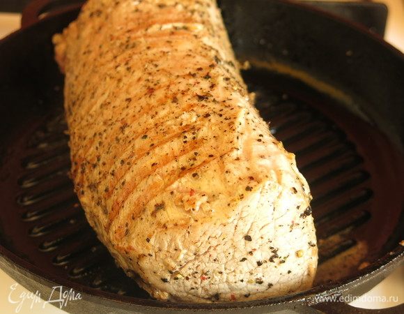 Кусок трехреберный, обжаренный слегка со всех сторон, запечатанный.