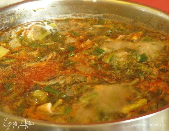 Провариваем еще 3 минуты. Солим и перчим.