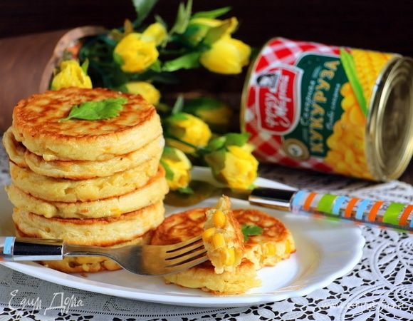 Горячие оладушки подаем к столу.