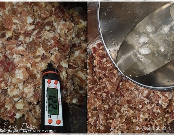 И очень хорошо вымесил. Добавил воду со льдом. Но температура слегка ушла вверх.