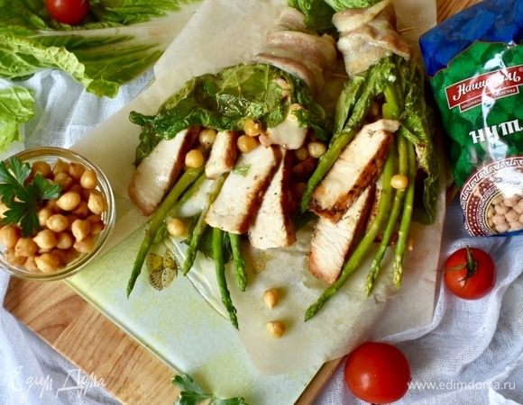 Ну, а через 15 мин. можем уже и пробу снимать. Вот такая весенняя, абсолютно полезная, некалорийная, а наоборот, практически диетическая, шаурма у меня получилась! Нам понравился такой легкий и быстрый вариант ужина в будний день. А вам как идея?