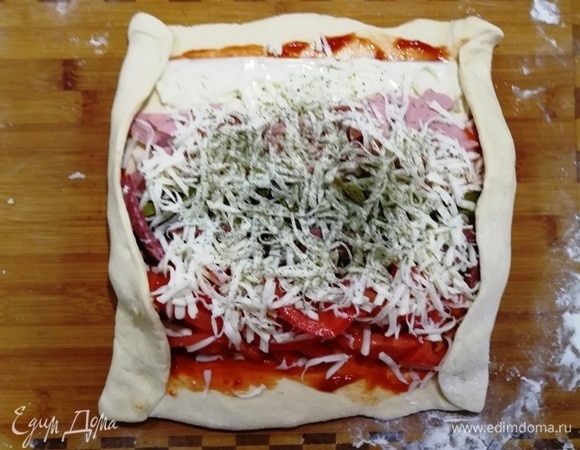 Подворачиваем края.