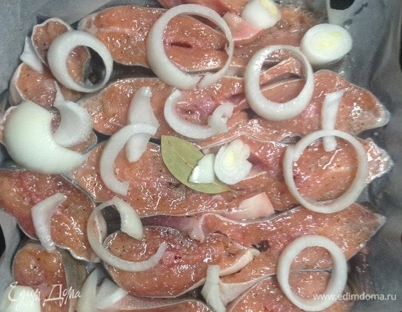 Присмотрелись, ароматы вдохнули, слово волшебное прошептали. В духовку на 220°C в открытом таком вот виде.