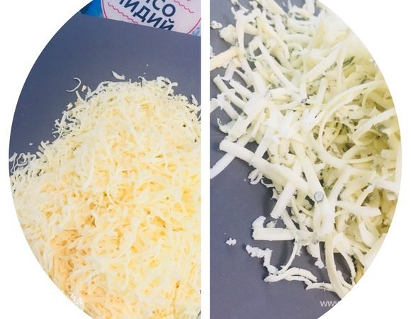 Натереть сыр. Сыр может быть любой, ассорти из сыра приветствуется.