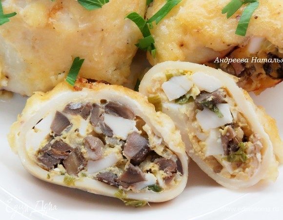 При подаче разрезать тушки на поперечные кусочки. Может подаваться как горячее основное блюдо, как холодная или горячая закуска. Приятного аппетита!