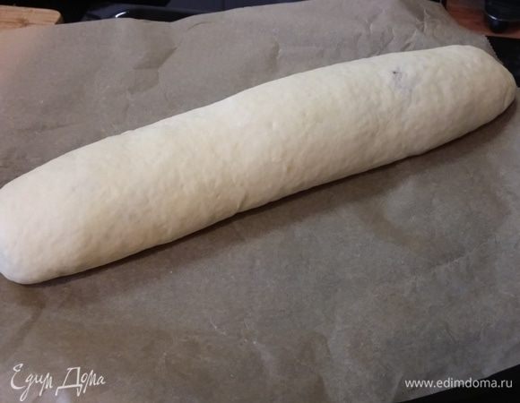 Свернуть в рулет, края защипать.