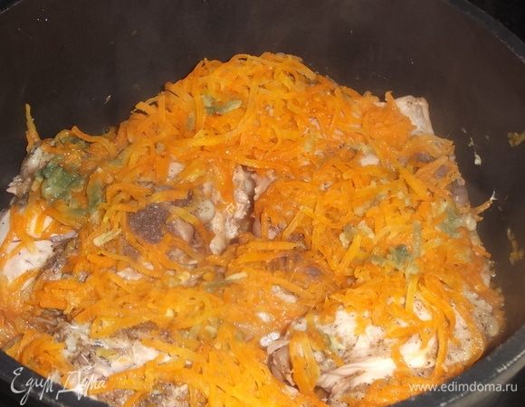 Накрыть крышкой и на медленном огне томить 50 минут, не открывая. Приятного аппетита!