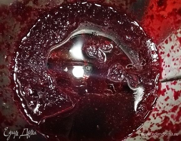 Мне нравится, когда остаются небольшие кусочки — это очень мило смотрится в тесте.