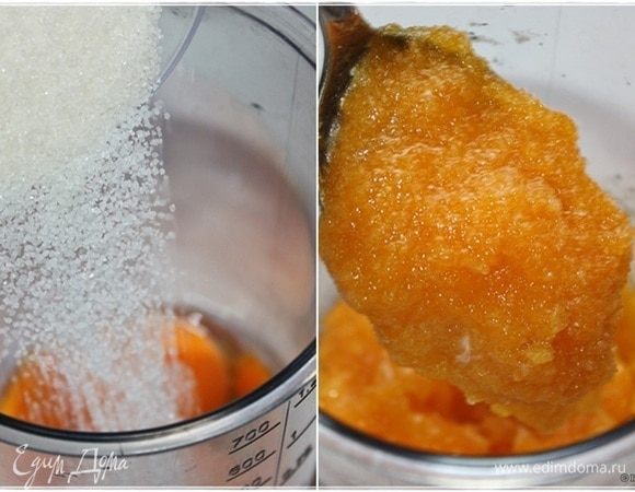 Добавляем к желткам сахар. Весь. Лучше в процессе, слегка перемешивать. Желтки оказались очень плотными. Видите, какая смесь получилась. Я уж подумал — не удастся ее взбить.