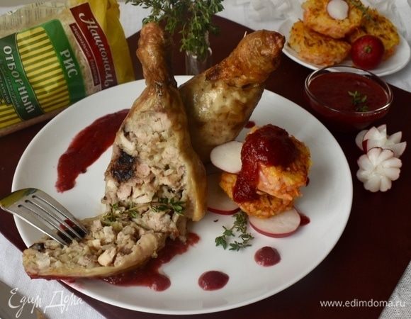 Ну а все вместе... Все вместе — это очень вкусно! Это по-весеннему ярко, неожиданно, свежо! При этом питательно и полезно. Ваши домашние точно будут приятно порадованы такой свежей и новой подачей привычной всем курочки, а вкусовые комбинации понравятся обязательно! И, кстати, думаю, не только домашние будут рады отведать такое интересное и насыщенное блюдо, но и гости окажутся очень довольны и поражены. Давайте же скорее пробовать! Приятного аппетита!