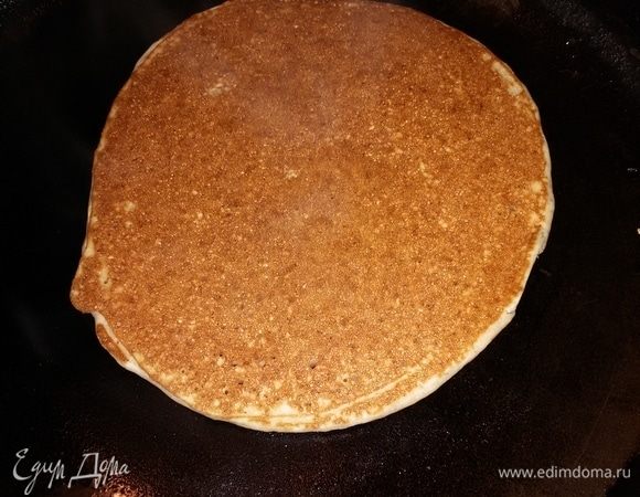 Жарить на сковороде, смазанной маслом, с каждой стороны по 2–3 минуты. И все. Очень быстро и вкусно.