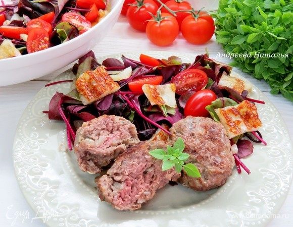 Подавать с гарниром, салатом или свежими овощами, украсив зеленью. Приятного аппетита!