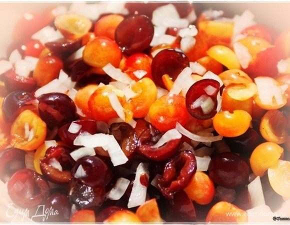 Хорошо перемешать, Но! Деликатно и аккуратно, не меся.