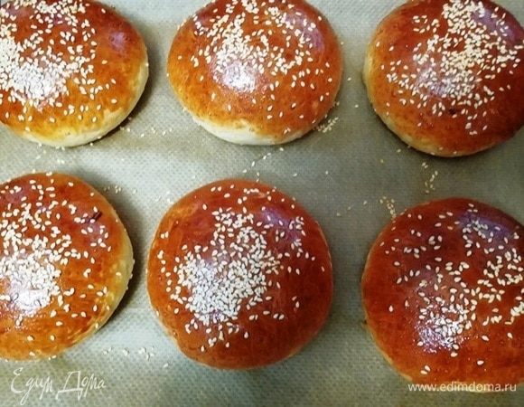 Булочки тоже готовы. Собираем бургер.