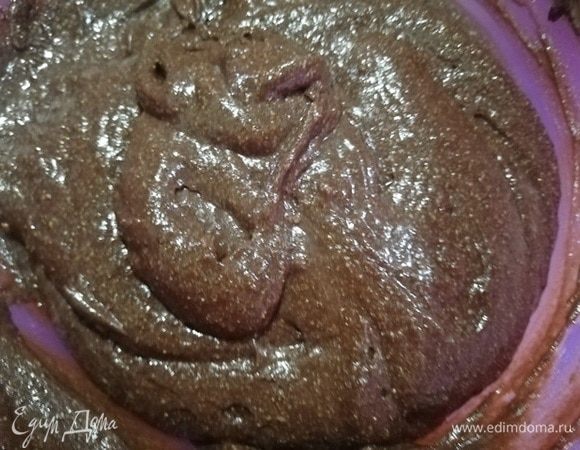 Тесто готово. По консистенции похоже на очень густую сметану.