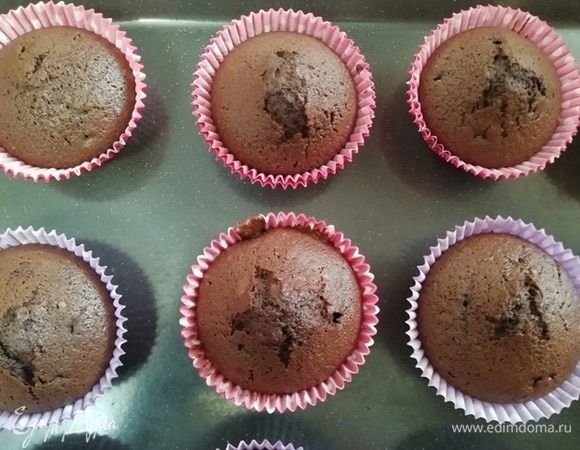 Выпекаем капкейки 20 минут при 180⁰С. Полностью остужаем.