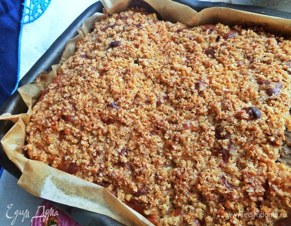 Выпекать 20–25 минут при 180°C. Я пекла поздно вечером и мы сразу сняли пробу.