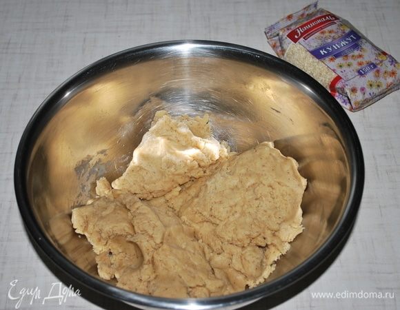 Тесто получается мягкое, эластичное.