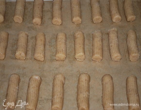Получается примерно 35 штук. Выпекаем при температуре 170°C 15–20 минут до готовности.