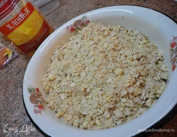 Затем добавляем овсяные хлопья ТМ «Националь» и хорошо перемешиваем.