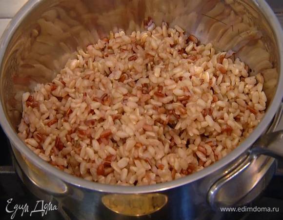 Рис отварить согласно инструкции на упаковке.