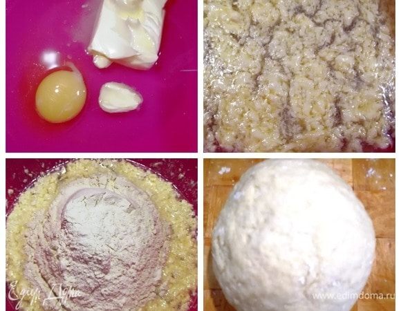 Традиционно начинаем с приготовления теста. В теплую воду добавляем сливочное масло, соль, яйцо. Перемешиваем до «пушистости». Добавляем сначала 2 стакана муки, перемешиваем. Остальную муку добавляем постепенно. Тесто должно получиться довольно упругим. У меня ушло чуть меньше 4 стаканов.